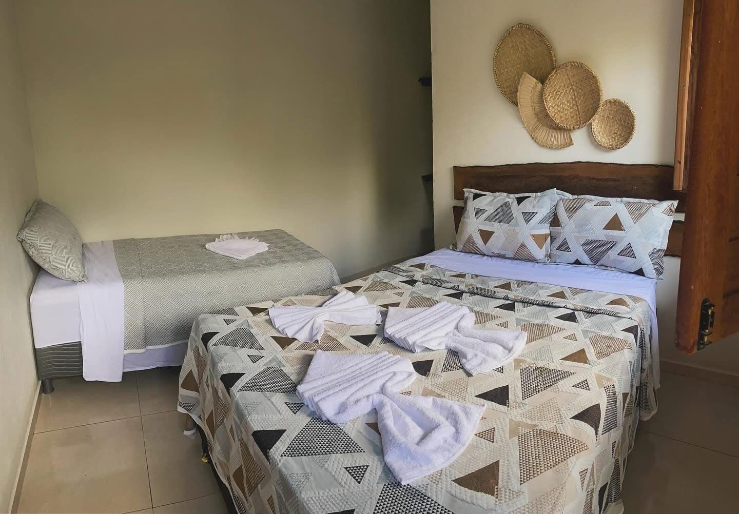 Quarto casal mais solteiro