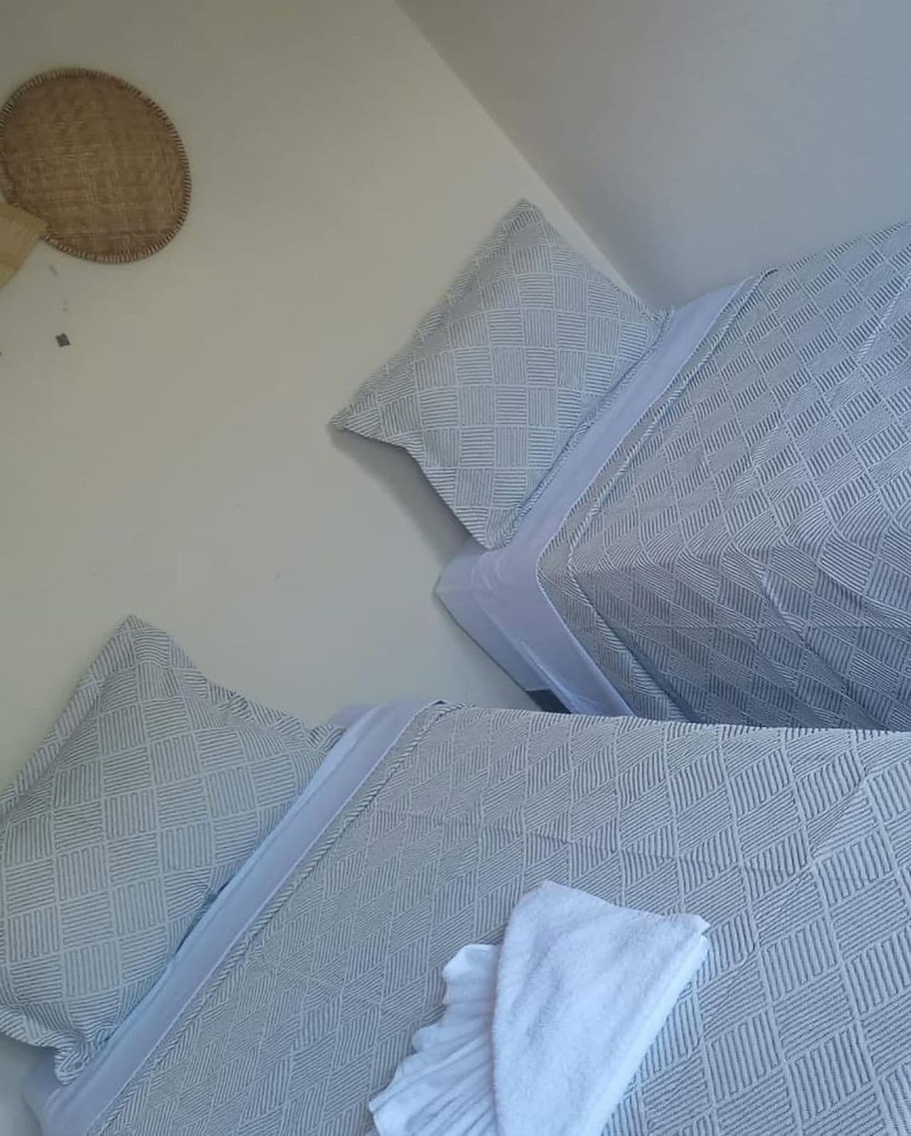 Quarto solteiro visto de cima